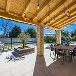 Βίλα Renata For 11 People With Private Heated Pool & Pet Friendly *