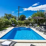 Renata For 11 People With Private Heated Pool & Pet Friendly Βίλα *