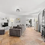 Renata For 11 People With Private Heated Pool & Pet Friendly *