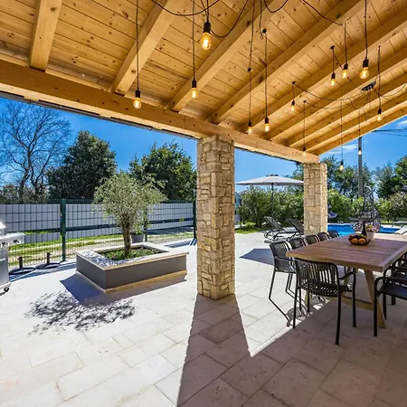 Vila Renata For 11 People With Private Heated Pool & Pet Friendly *