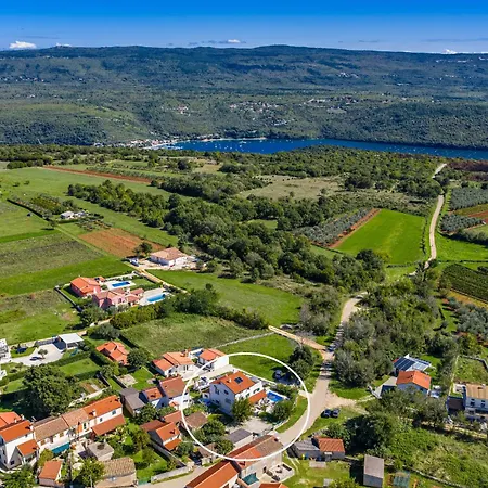 Renata For 11 People With Private Heated Pool & Pet Friendly * Rebici
