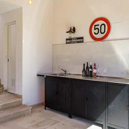 Renata For 11 People With Private Heated Pool & Pet Friendly