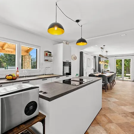 Renata For 11 People With Private Heated Pool & Pet Friendly Vila Rebici