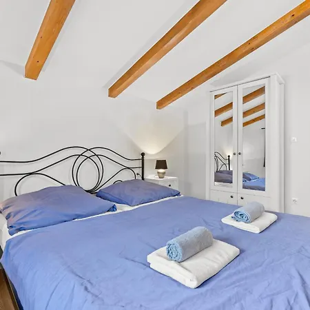 Vila Renata For 11 People With Private Heated Pool & Pet Friendly *