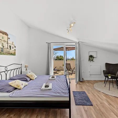 Renata For 11 People With Private Heated Pool & Pet Friendly Rebici