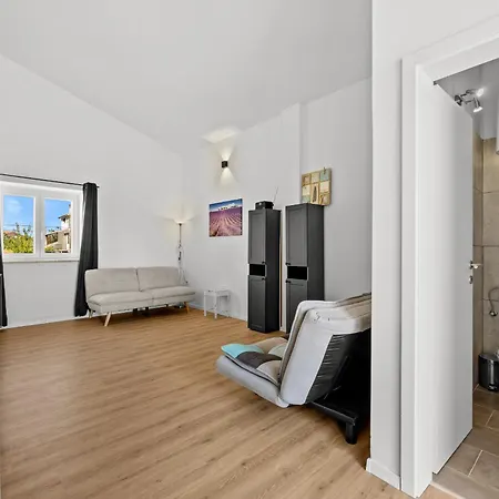 Renata For 11 People With Private Heated Pool & Pet Friendly