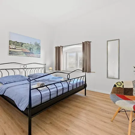 Renata For 11 People With Private Heated Pool & Pet Friendly Vila